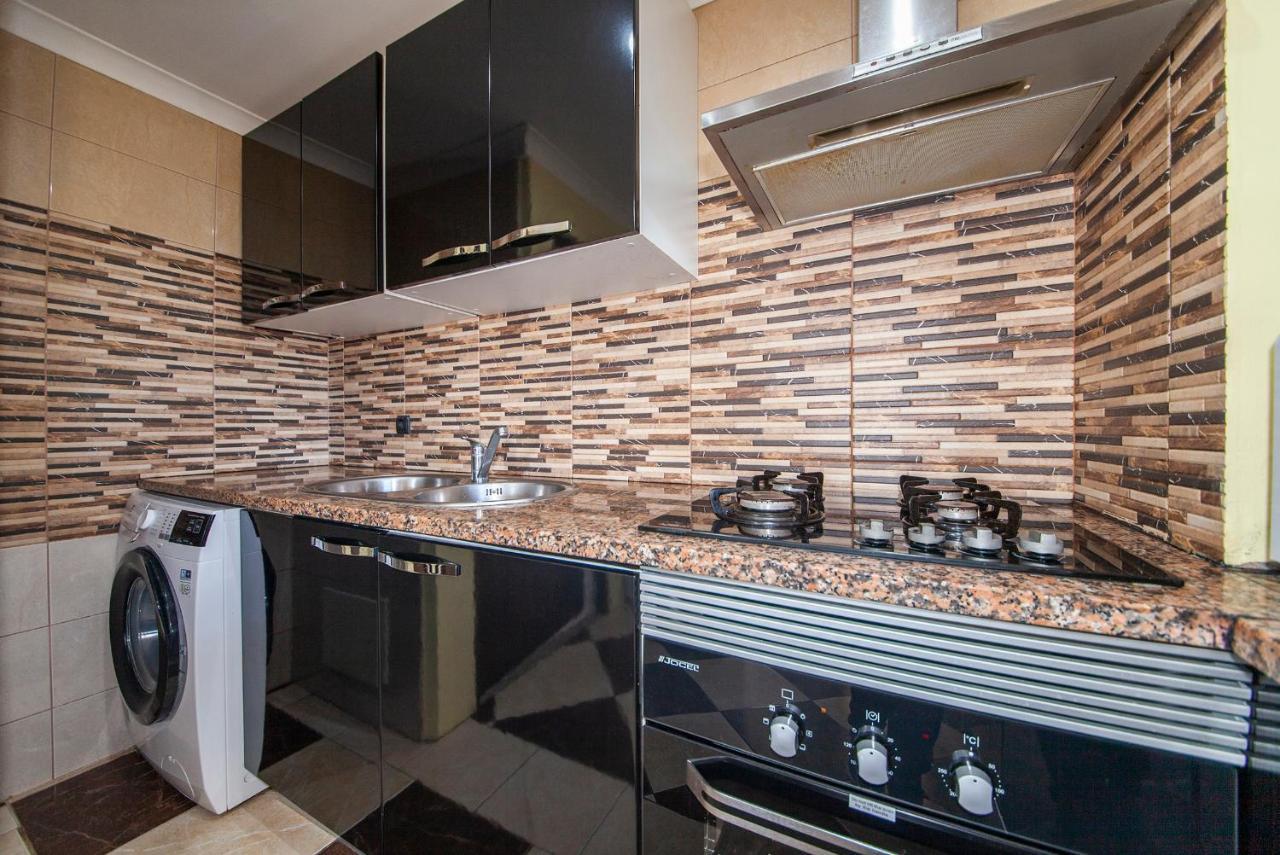 B47 - Walkway Beachview Place ลากอส ภายนอก รูปภาพ